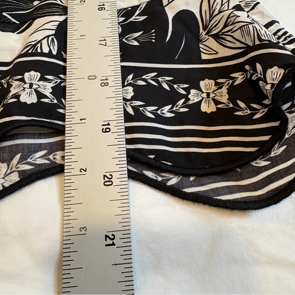 Farm Rio Leopard Floral Blouse | Black & White | Boat Neck | SMALL | NWT - Picture 10 of 12